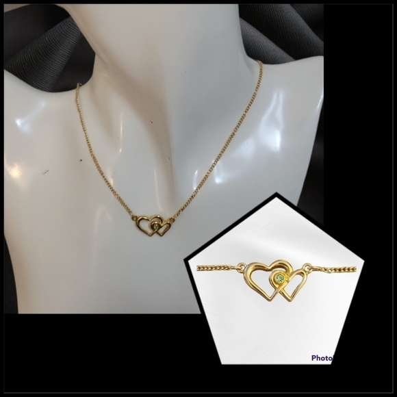 AVON August Peridot Crystal Birthstone Hearts Pendant Chain Necklace - Picture 1 of 4